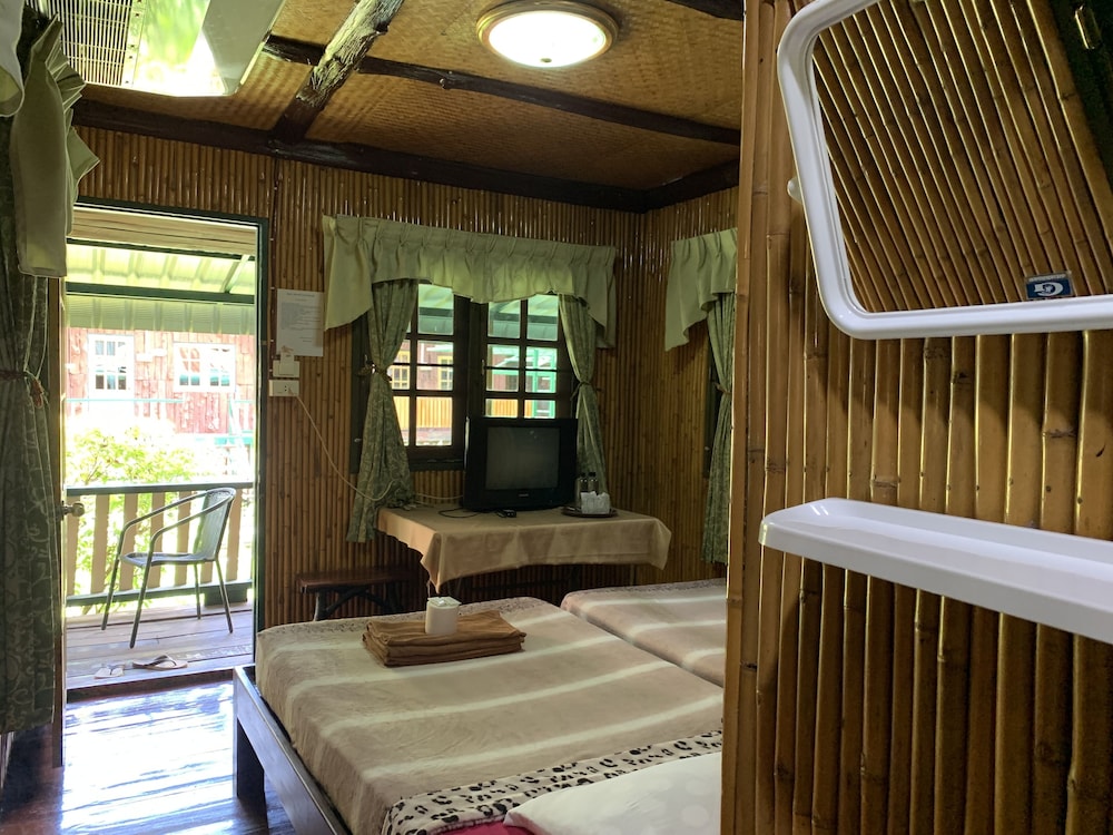 Jasmine Wood Bungalow photo 2
