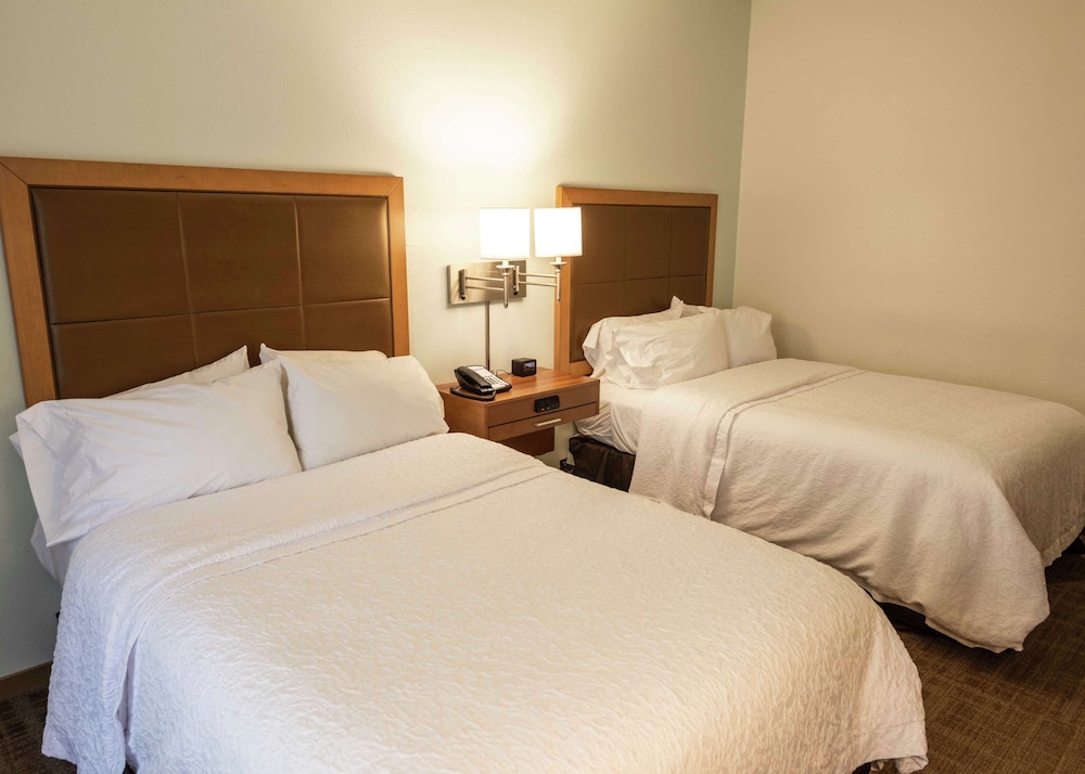 Room, 2 Double Beds, Accessible, Bathtub - Photo 3