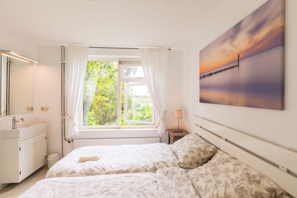 Economy Double Room, Garden View photo 2