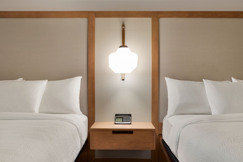 Room, 2 Queen Beds (Mobility Accessible, Tub) - Photo 8