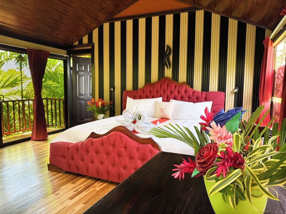Treehouse Bungalow photo 1
