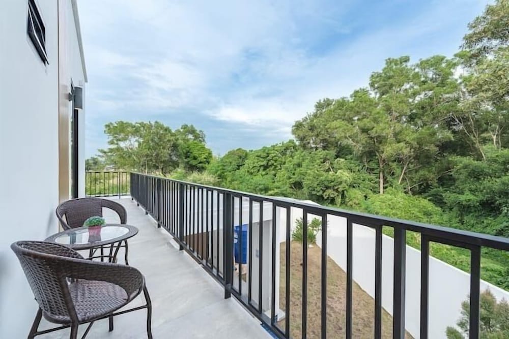 Villa photo 2