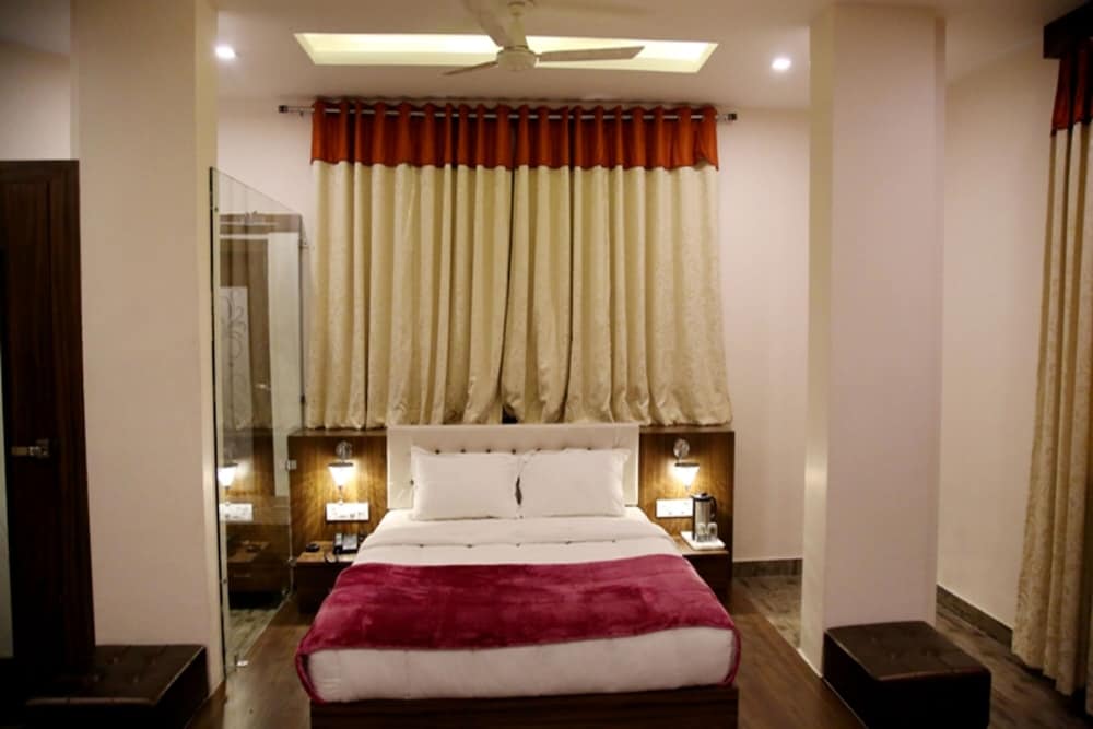 Deluxe Room - Photo 9