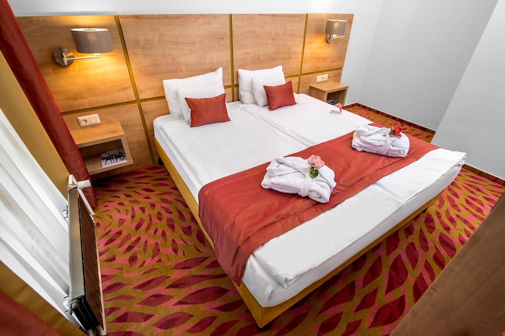 Deluxe Double or Twin Room - Photo 2