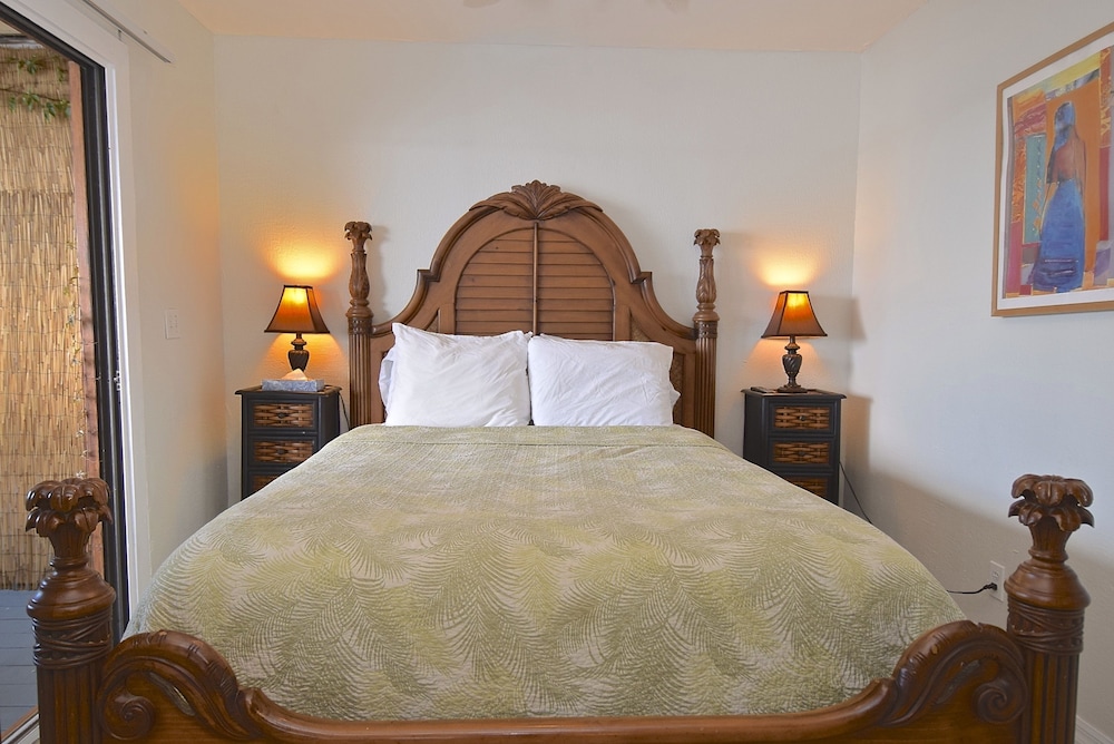 Cottage, Bay View (Caribbean Room) photo 2