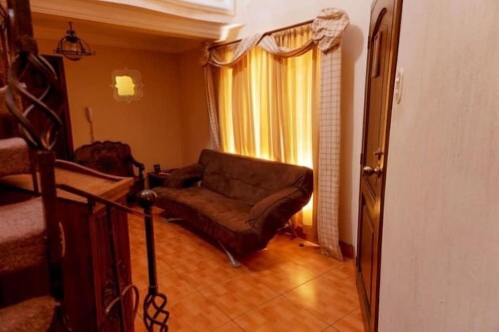Deluxe Suite, 1 King Bed with Sofa bed, Non Smoking photo 2