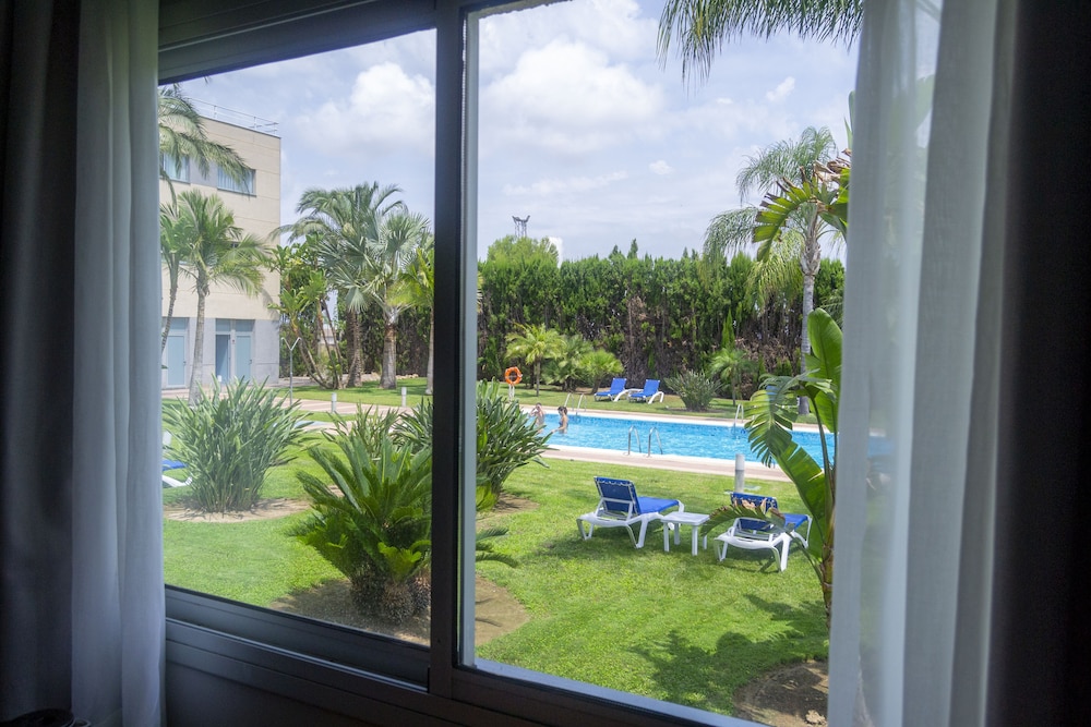 Family Room, Pool View