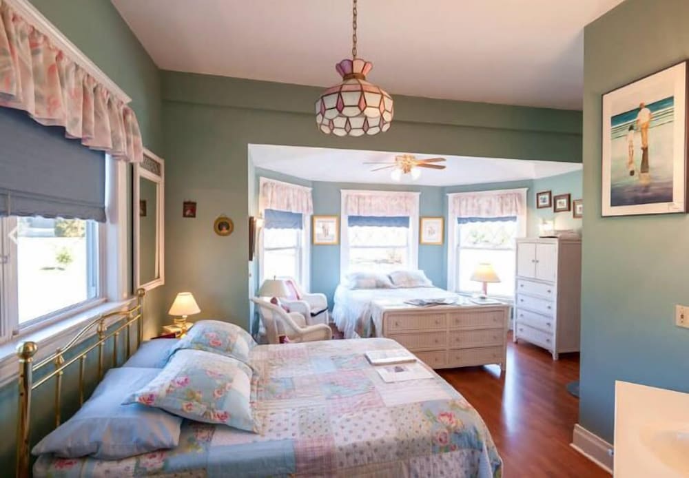 Double Room (Shenandoah Suite)
