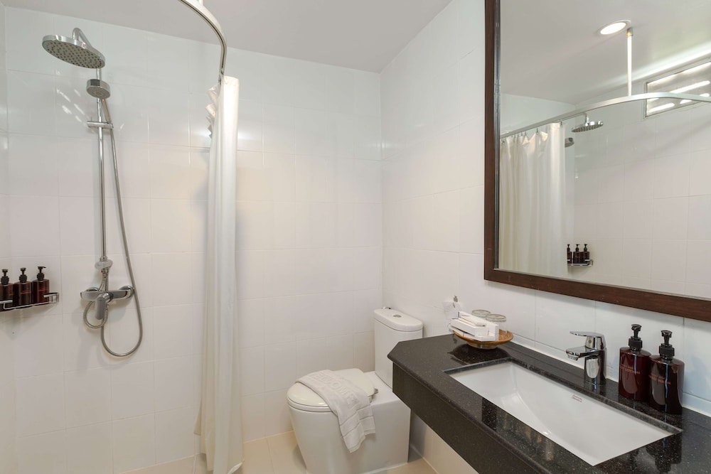 Superior Room, 2 Twin Beds, Non Smoking, Partial Ocean View - Photo 3
