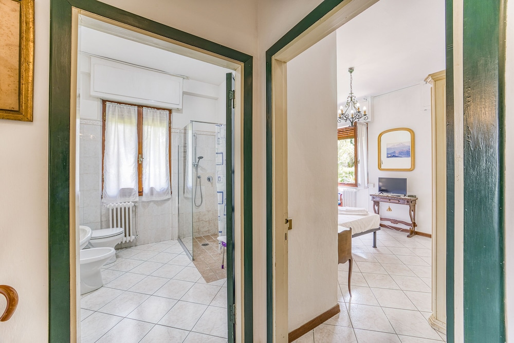 Family Apartment, 2 Bedrooms (I Giardini Al Mare 500mt From Sea) photo 3