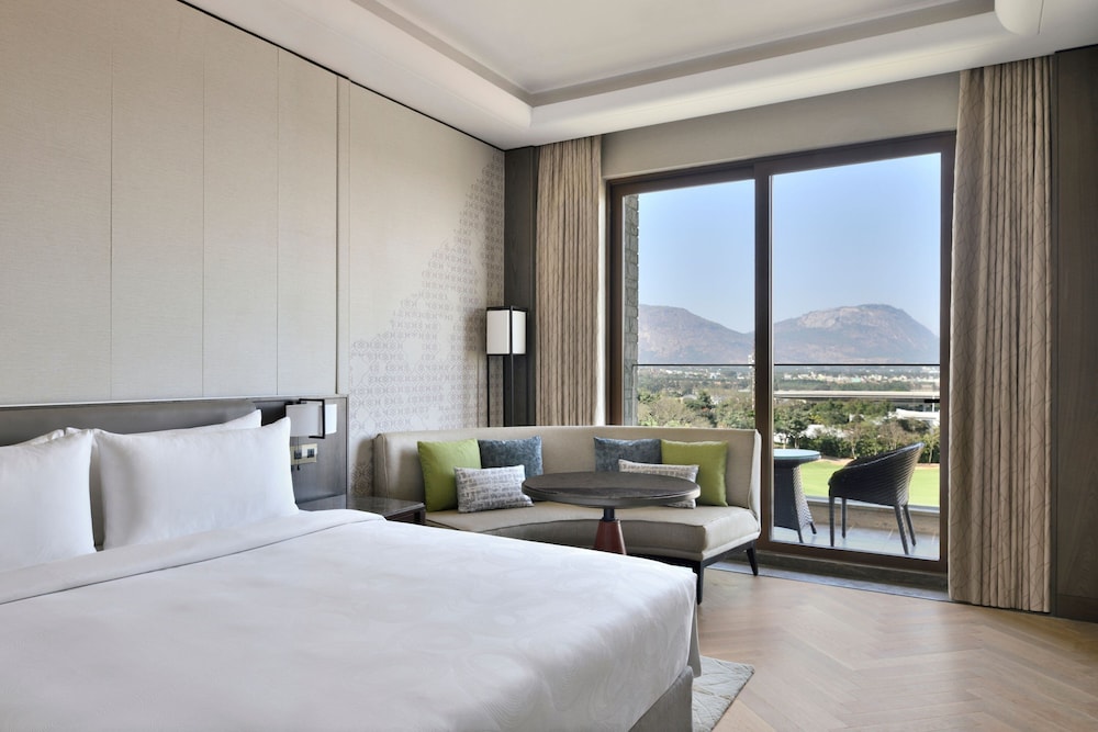 Executive Room, 1 King Bed - Photo 5