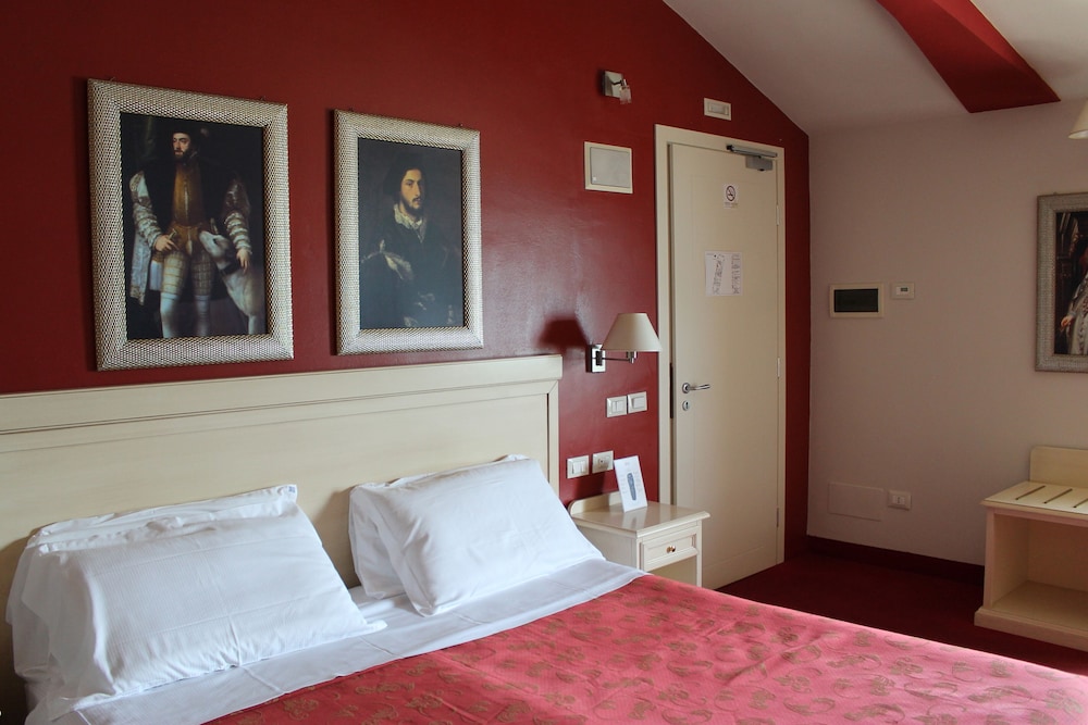 Classic Double Room - Photo 5