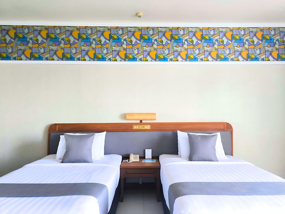 Superior Room, City View (Park Wing)