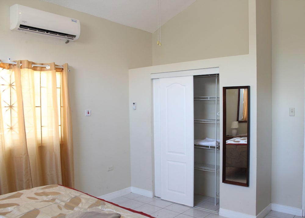 House, 2 Bedrooms photo 3