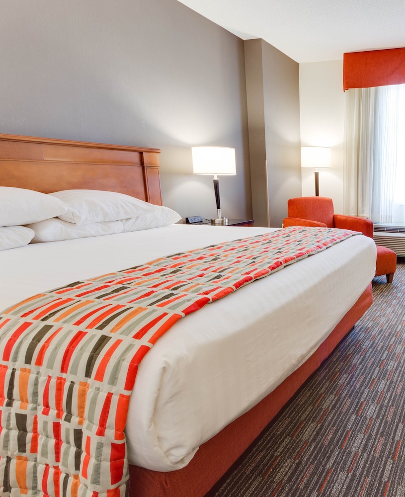 Suite, 1 King Bed with Sofa bed, Refrigerator & Microwave (Upper Floor, 2 Rooms, Sofabed)