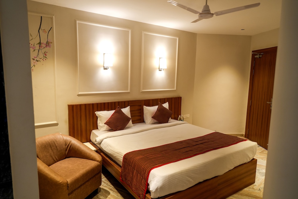 Superior Room, City View