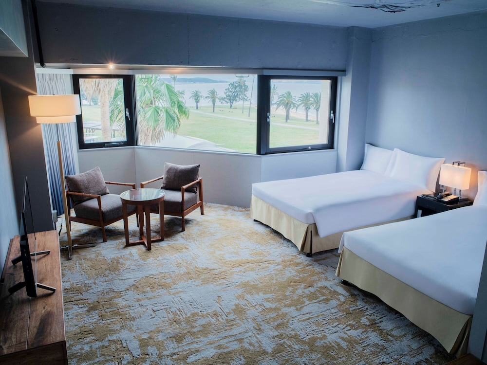 Basic Twin Room, 2 Bedrooms, Non Smoking, Ocean View photo 3