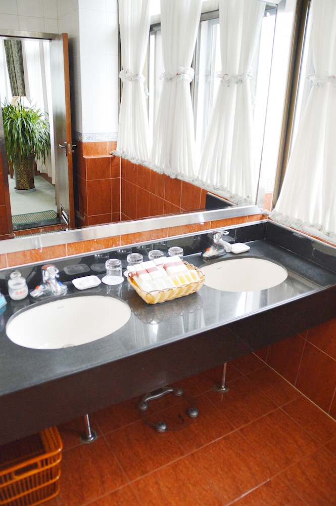 Family Suite (4 Beds) photo 2