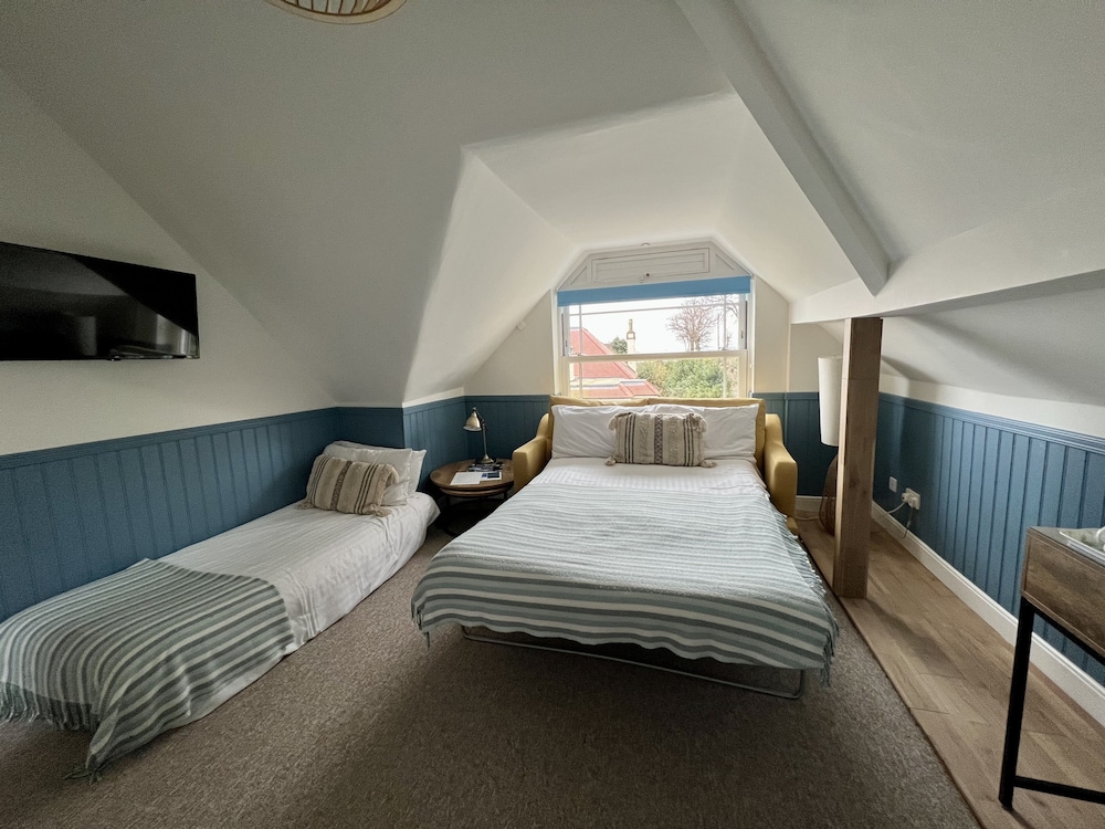 Family Room, Multiple Beds, Sea View photo 3