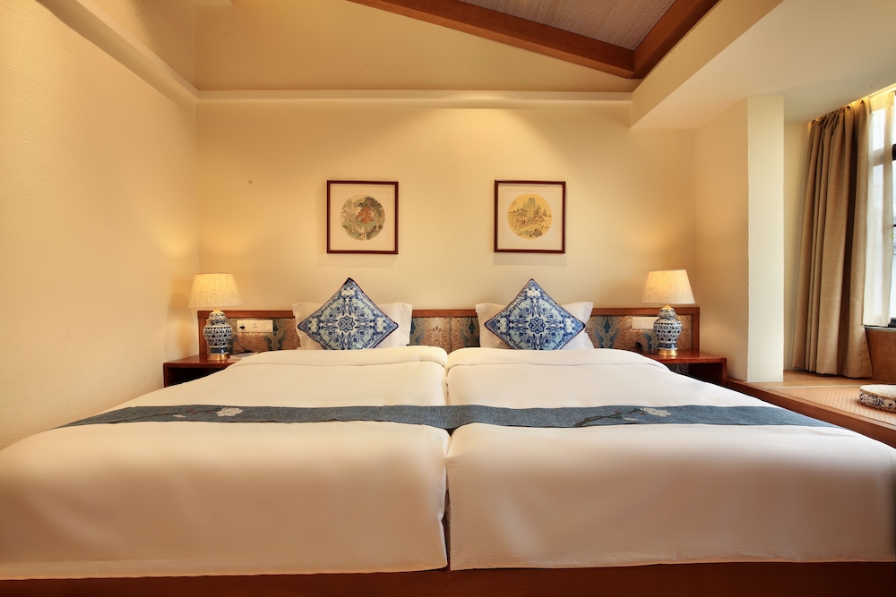 Comfort Twin Room, 1 Bedroom, Non Smoking, Mountain View - Photo 8