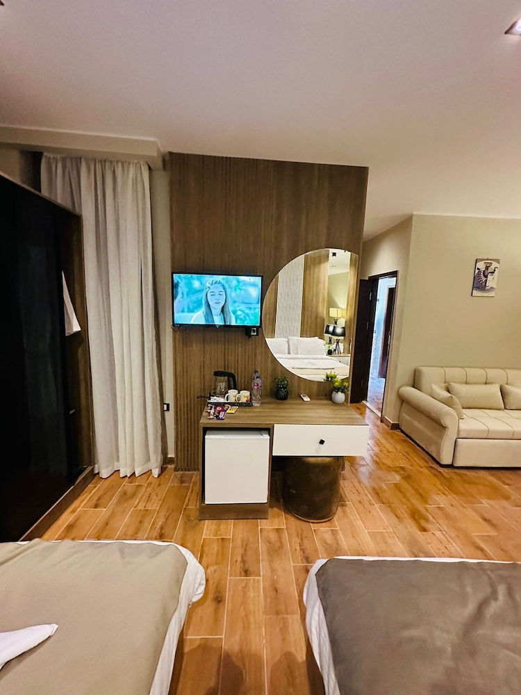 Family Quadruple Room photo 2