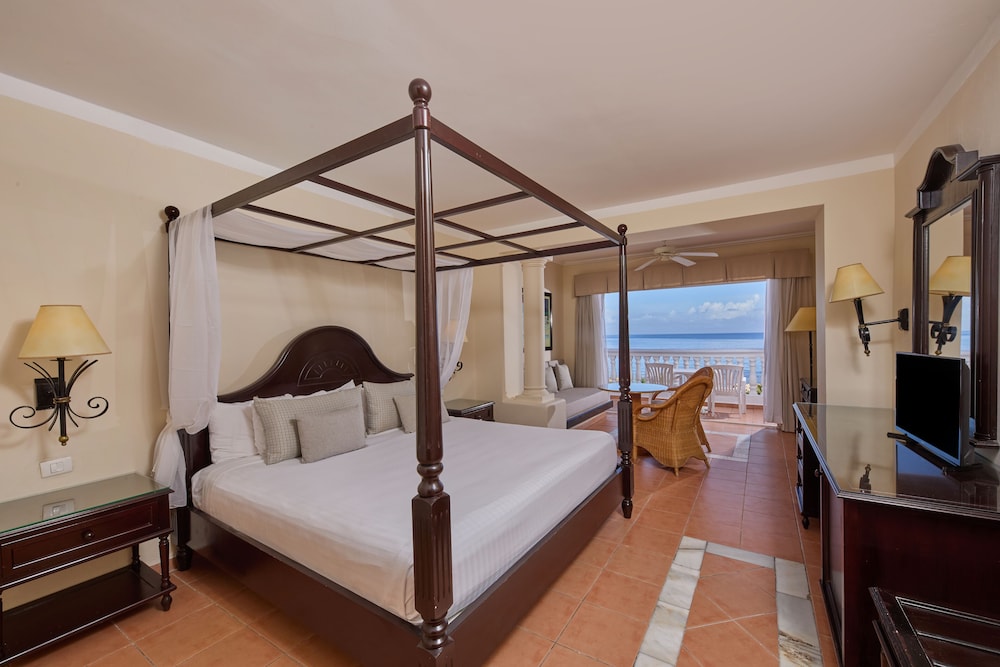 Junior Suite, Oceanfront (Superior)
