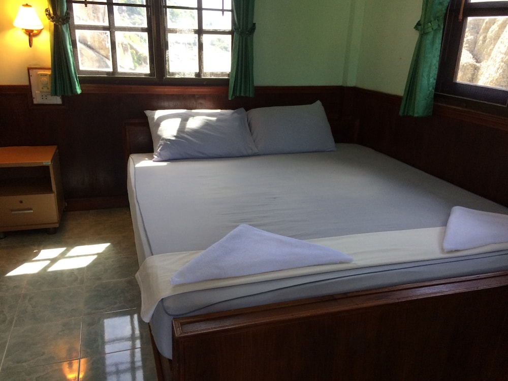 Economy Double Room (No Air Conditioning) photo 1