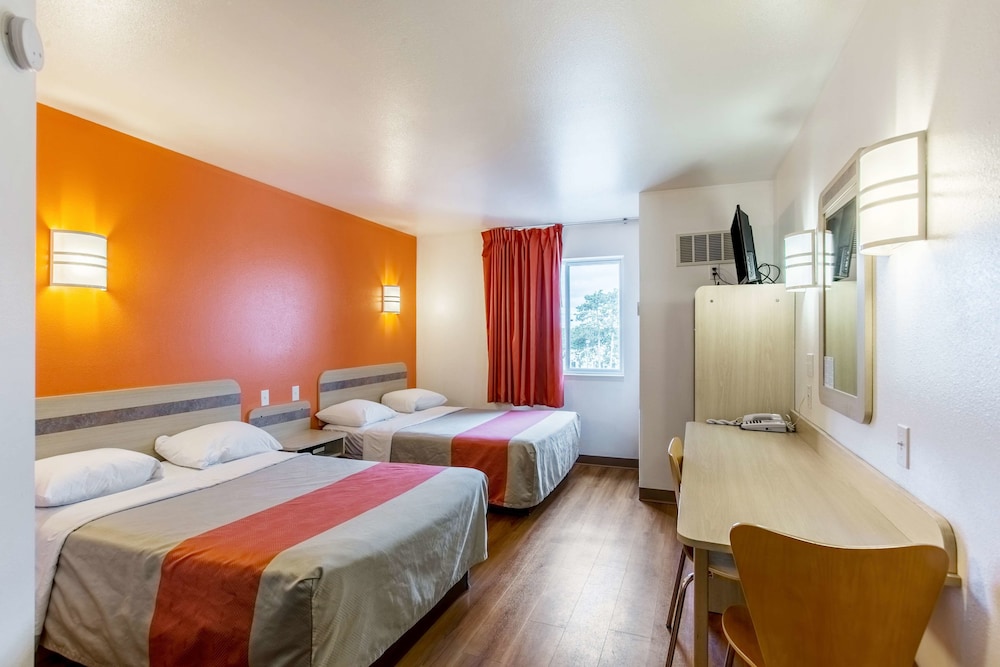 Standard Room, 2 Double Beds, Non Smoking - Photo 2