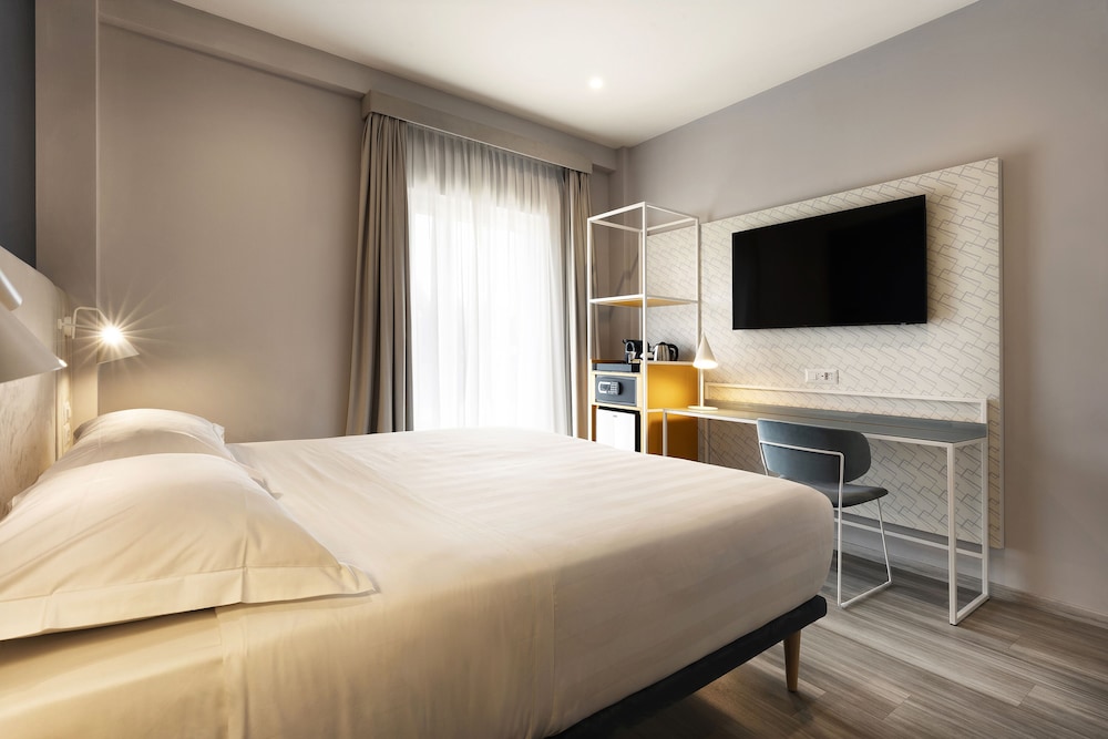 Classic Double or Twin Room, Balcony