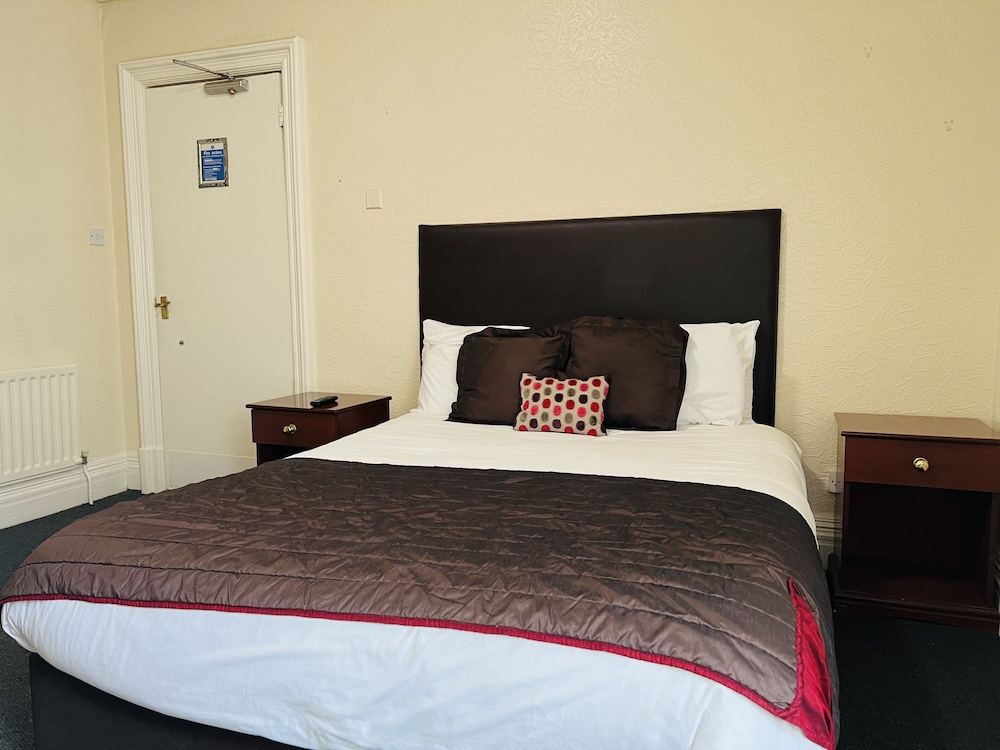 Superior Double Room, Ensuite - Photo 4