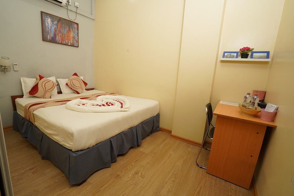 Budget Double Room photo 1