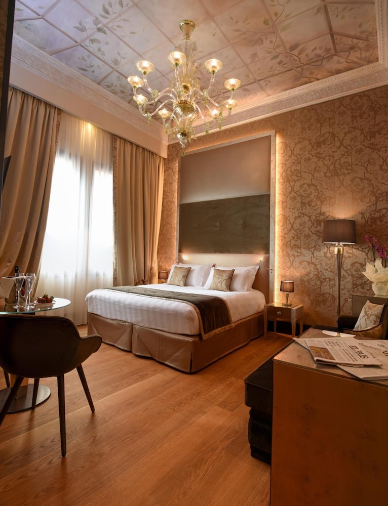 Premium Room, 1 King Bed with Sofa bed