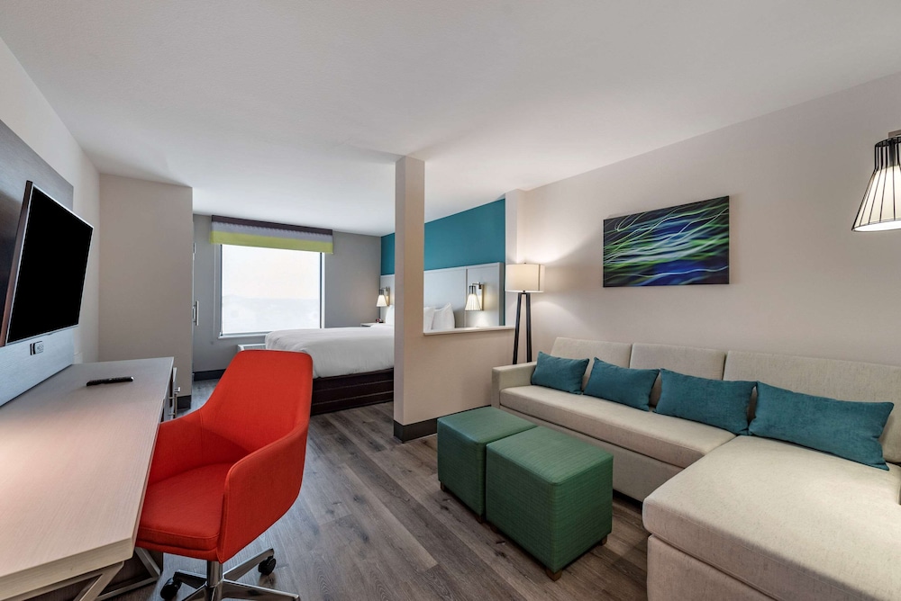 Suite, 1 King Bed, Non Smoking