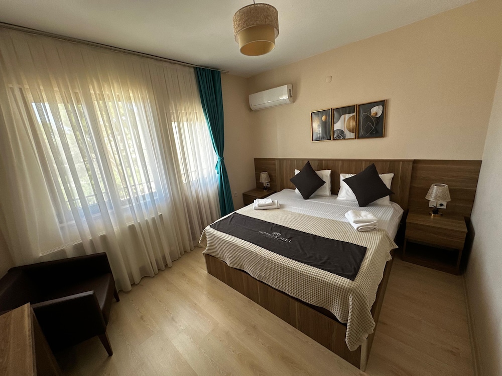 Standard Room with Balcony photo 1