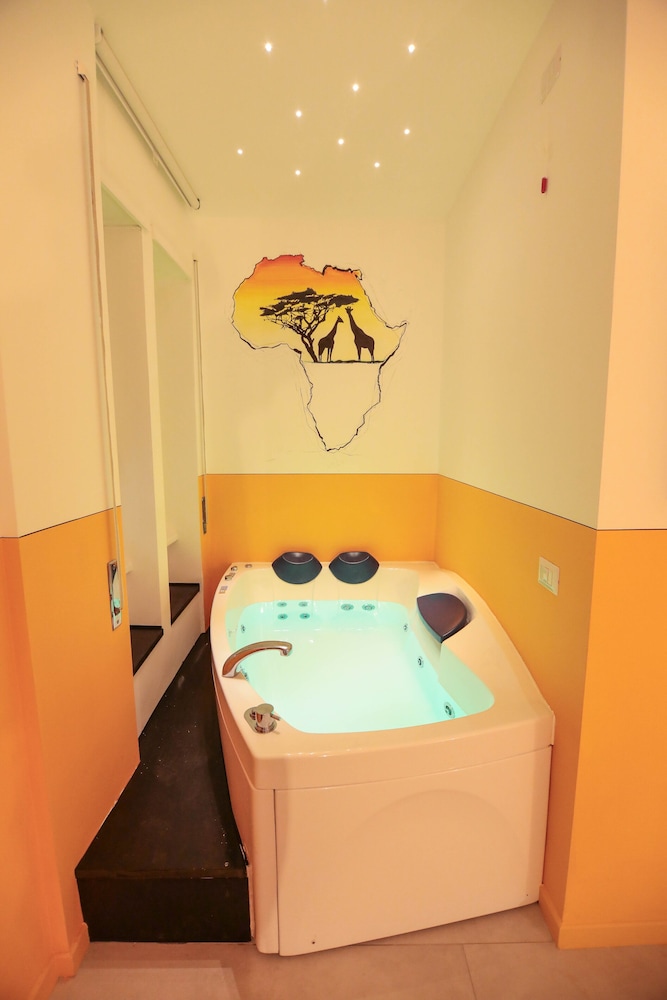 Studio Suite (Africa) photo 3