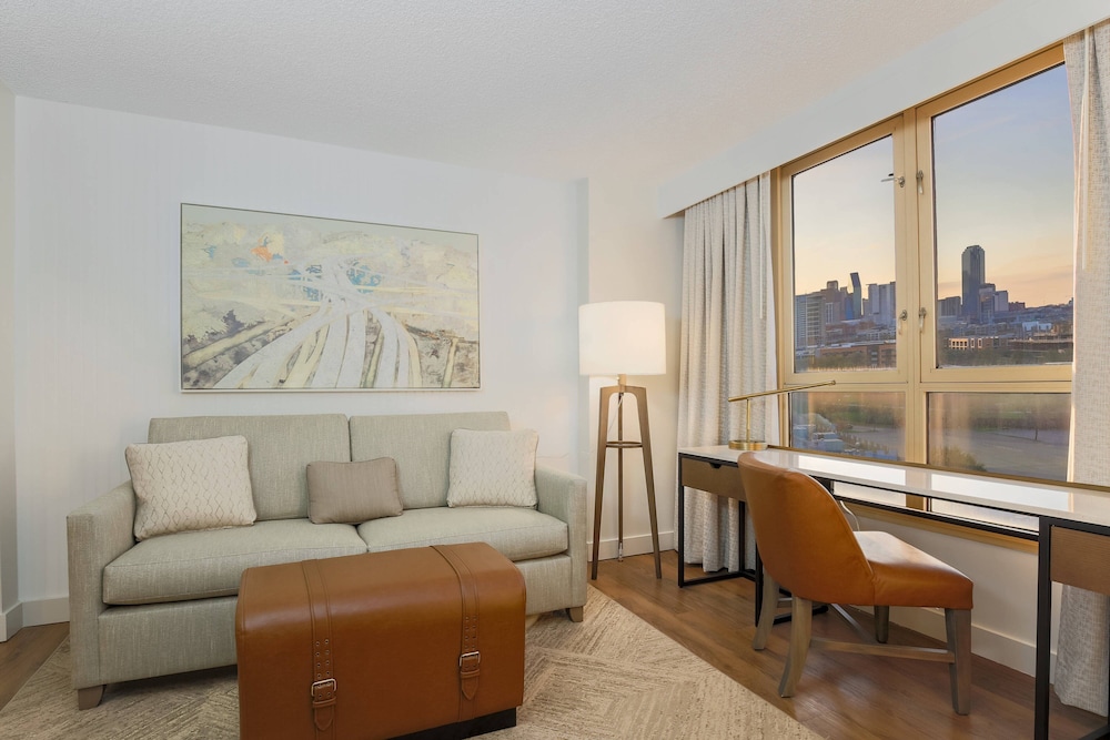 Suite, 1 Bedroom, City View - Photo 7