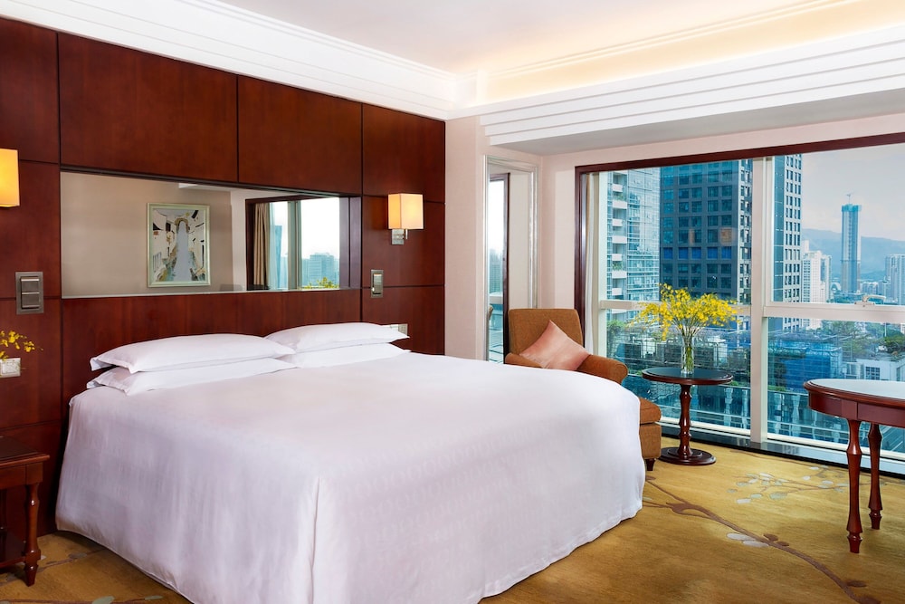 Deluxe Room, 1 King Bed - Photo 1