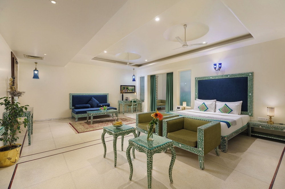Heritage Executive Suite with Jacuzzi
