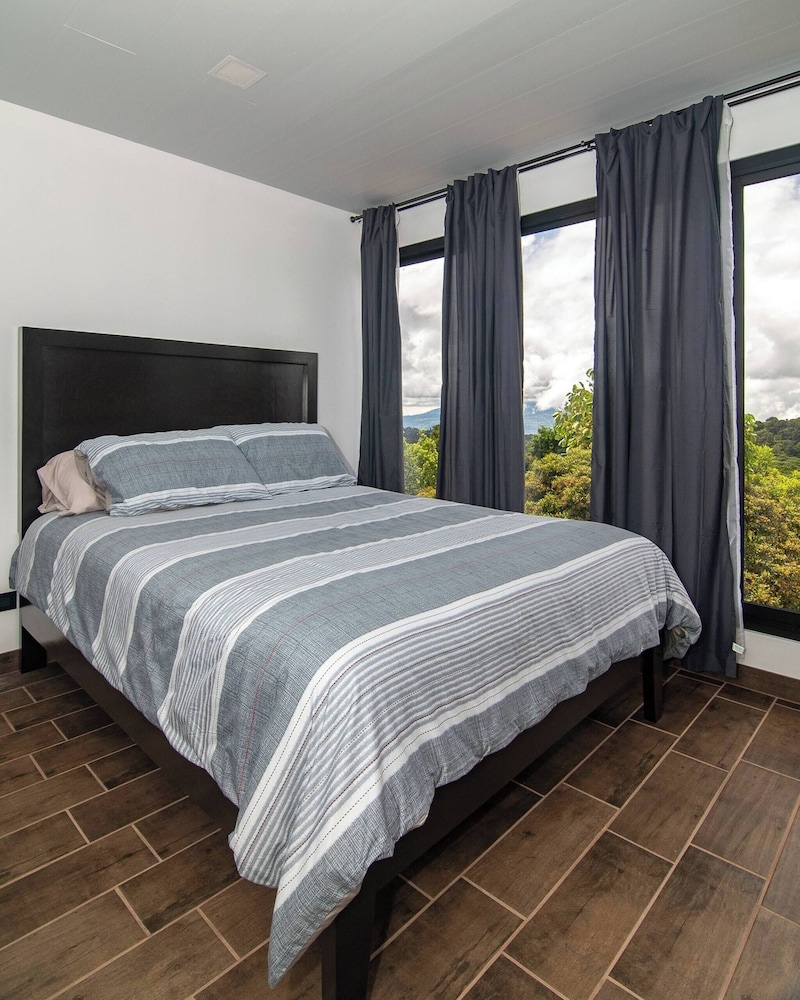 House, 2 Bedrooms, Balcony, Garden View