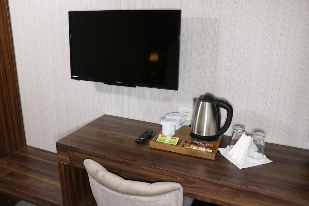 Basic Room, 1 Double Bed / Enterance Floor photo 3