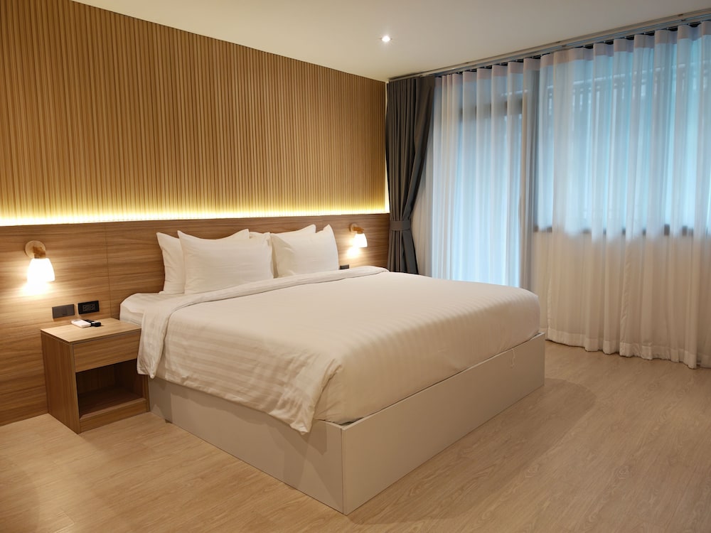 Deluxe Double Room, Non Smoking, City View photo 1
