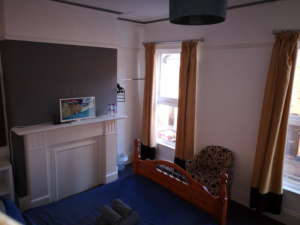 Family Triple Room, Multiple Beds, Shared Bathrooms photo 2