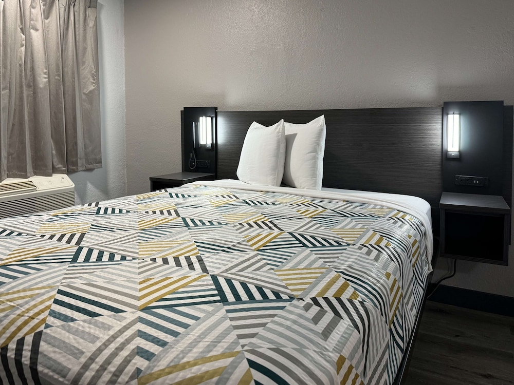 Standard Room, 2 Double Beds, Non Smoking, Refrigerator