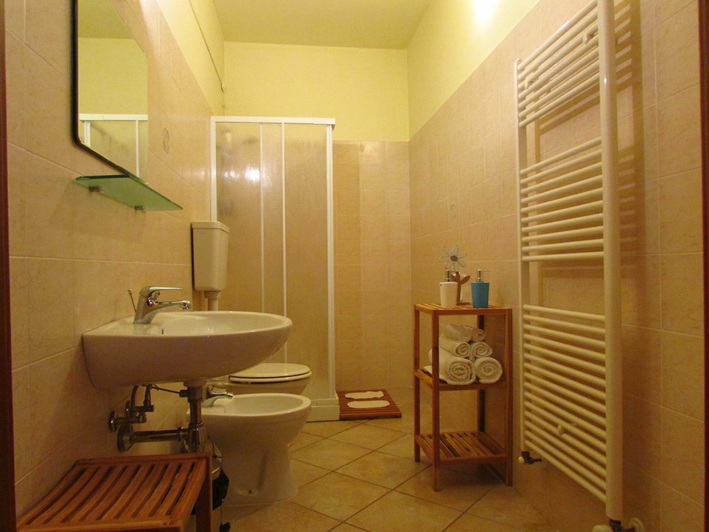 Family Room, Hill View photo 2