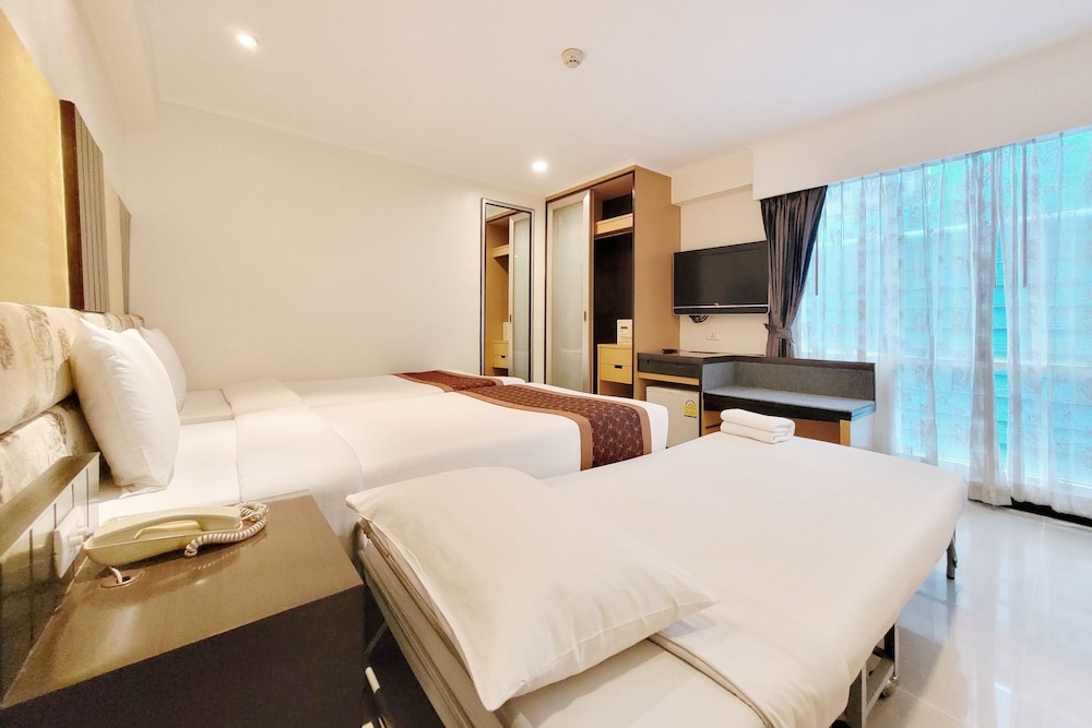 Superior room with extra bed photo 2