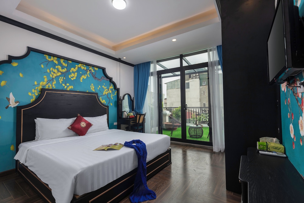 Premium Double Room, 1 Bedroom, Patio, City View