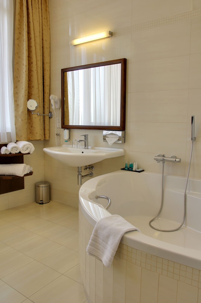 Standard Double Room, 1 King Bed