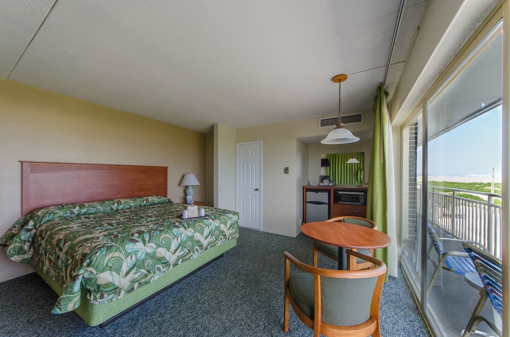Ocean front Motel with King Bed (D)