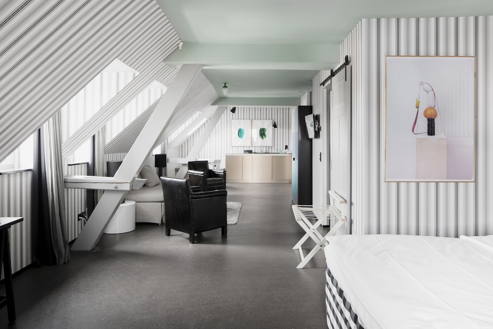 Attic Junior Suite - Photo 2