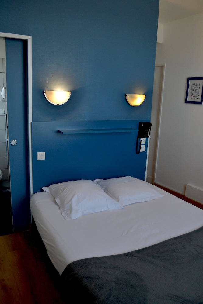 Standard Double Room - Photo 4